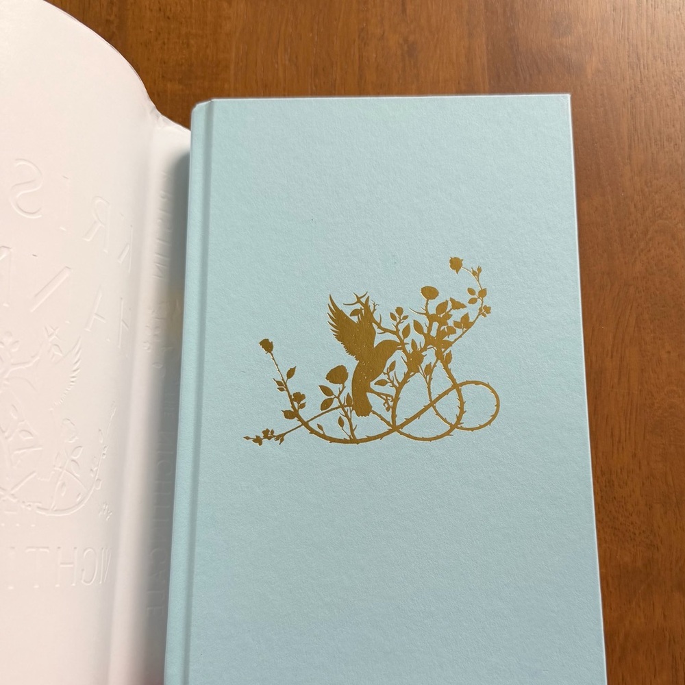 Kristin Hannah "The Nightingale" 10th Anniversary Edition - Black & Gold - Picture 4 of 8